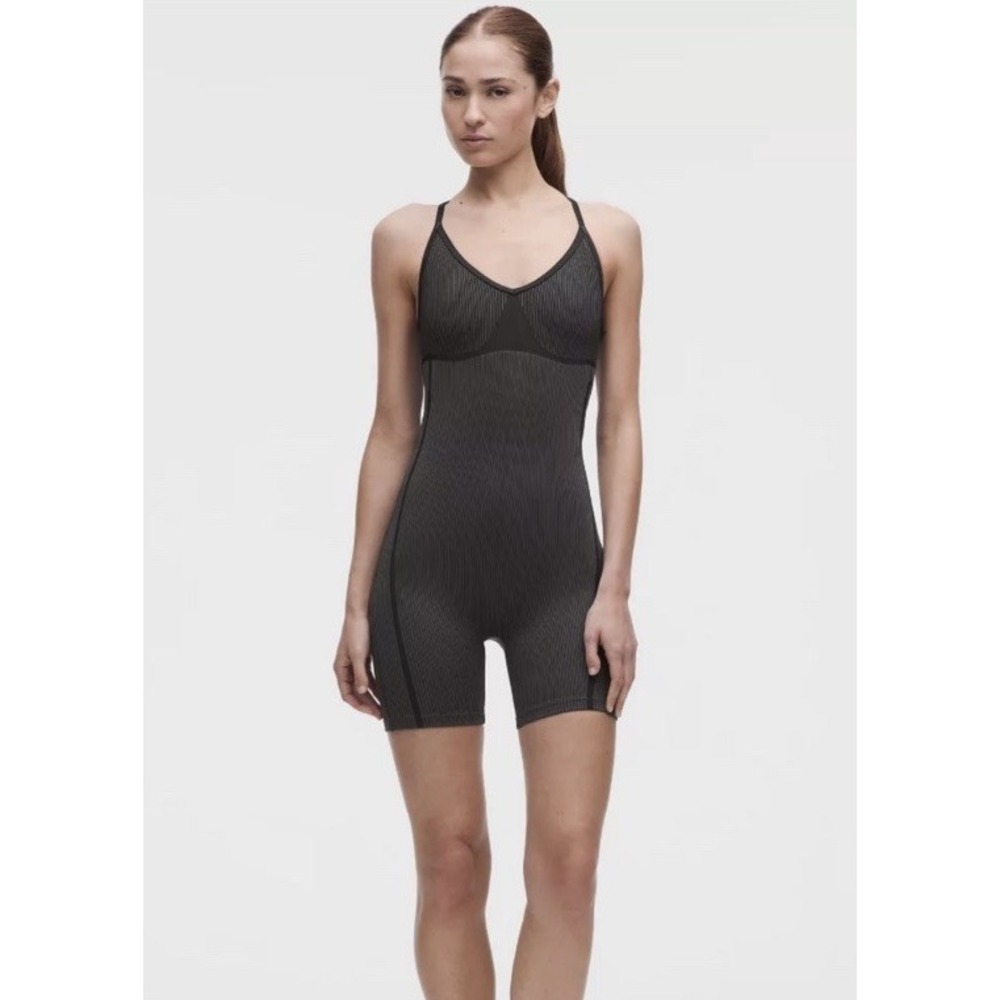 Lululemon Salutations Cami Bodysuit 6" Large Black/Onyx Grey Adjustable Straps
